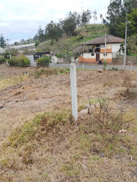 SE VENDE TERRENO EN YACUPAMBA VIA A LA ESPERANZA