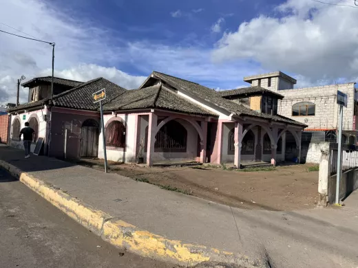 SE VENDE TERRENO TRAS DEL ESTADIO SANTIAGO DE PILLARO